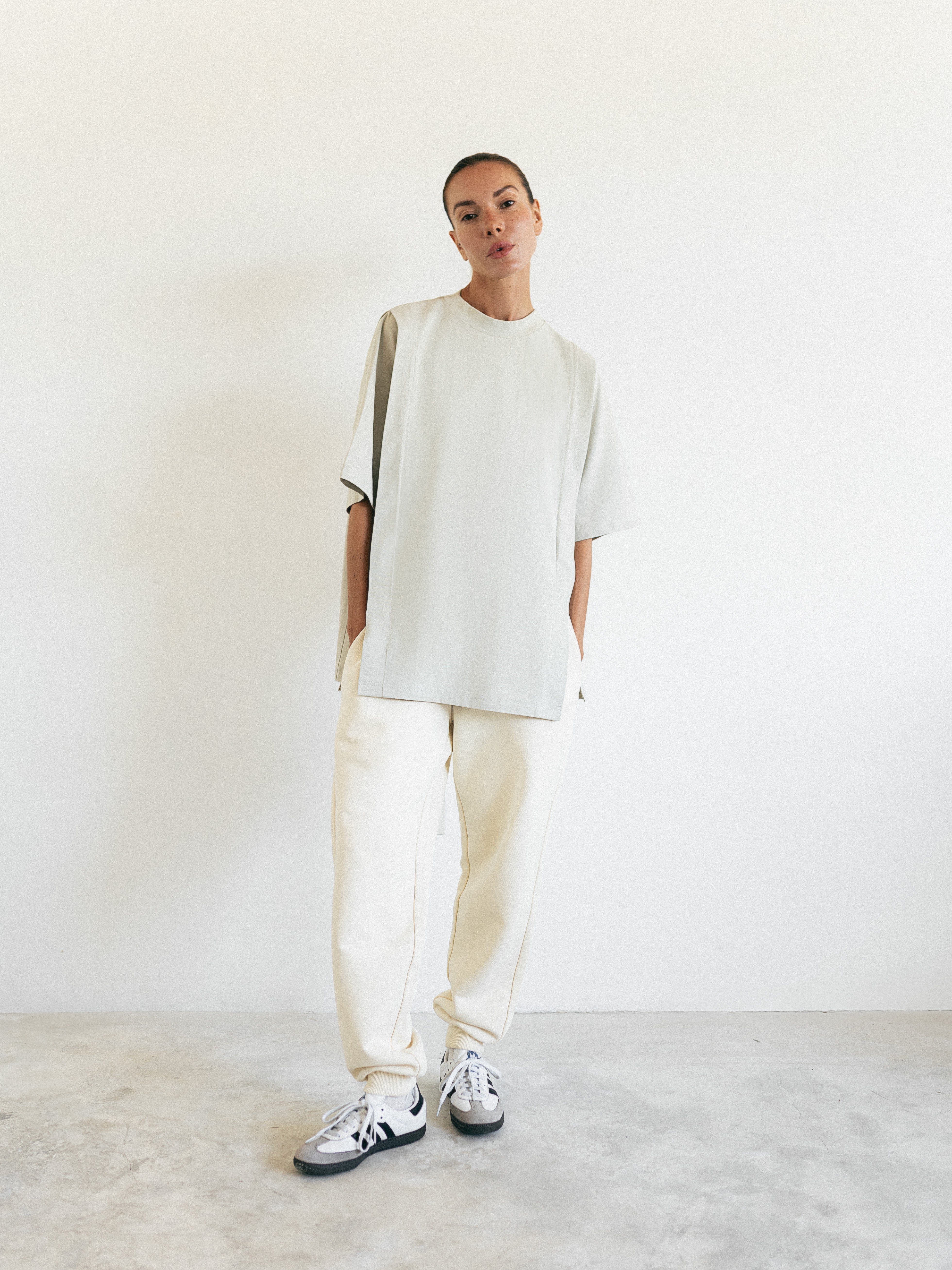 A tee that is designed for nursing, but made to be timeless | amama.shop